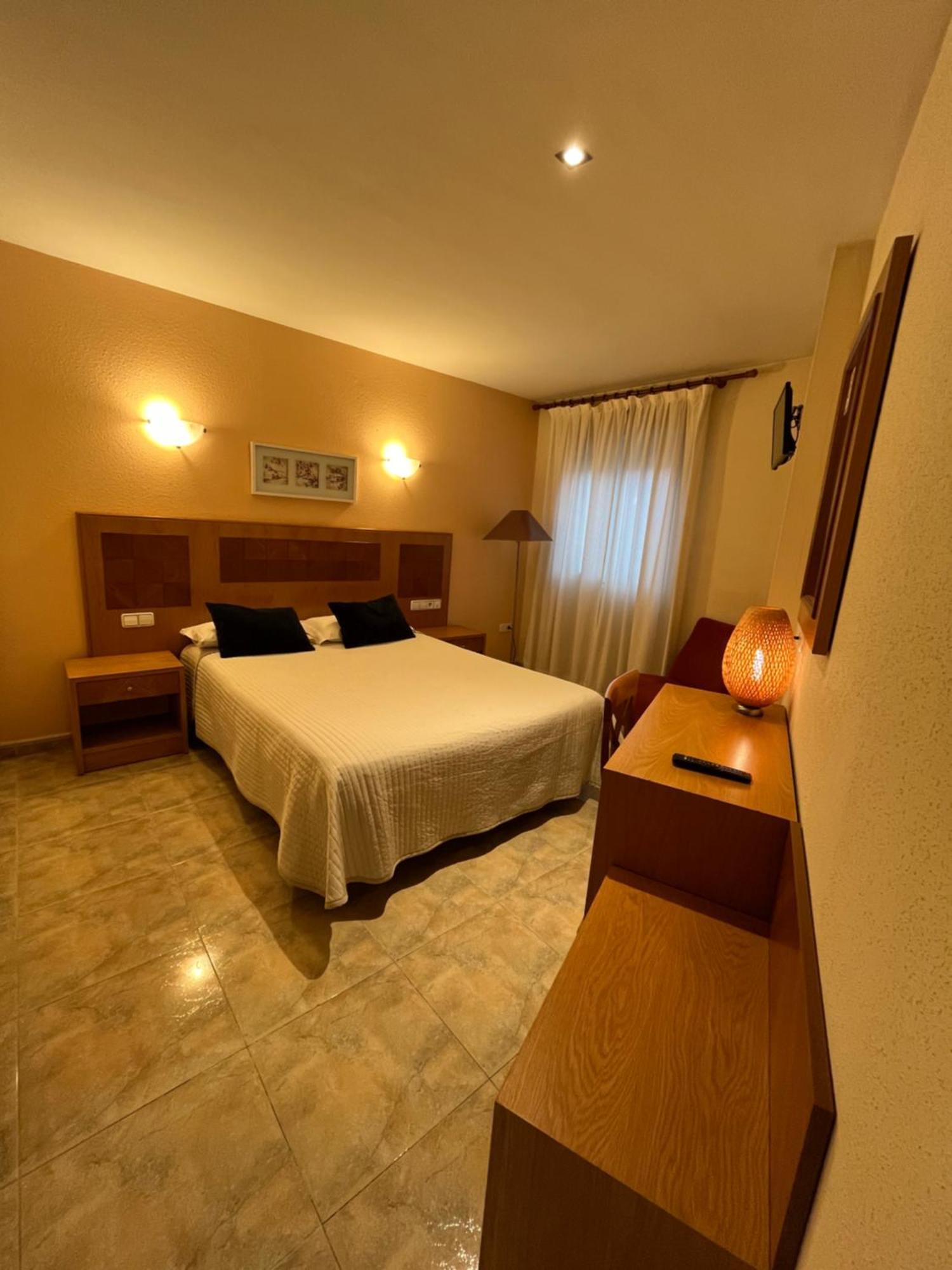 Hostal Azul เอลโมลาร์ ภายนอก รูปภาพ